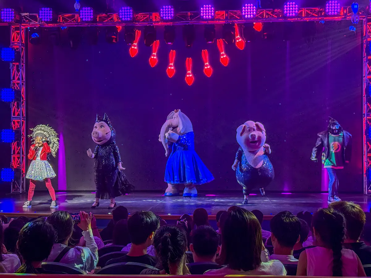 Photo of SING on Tour!