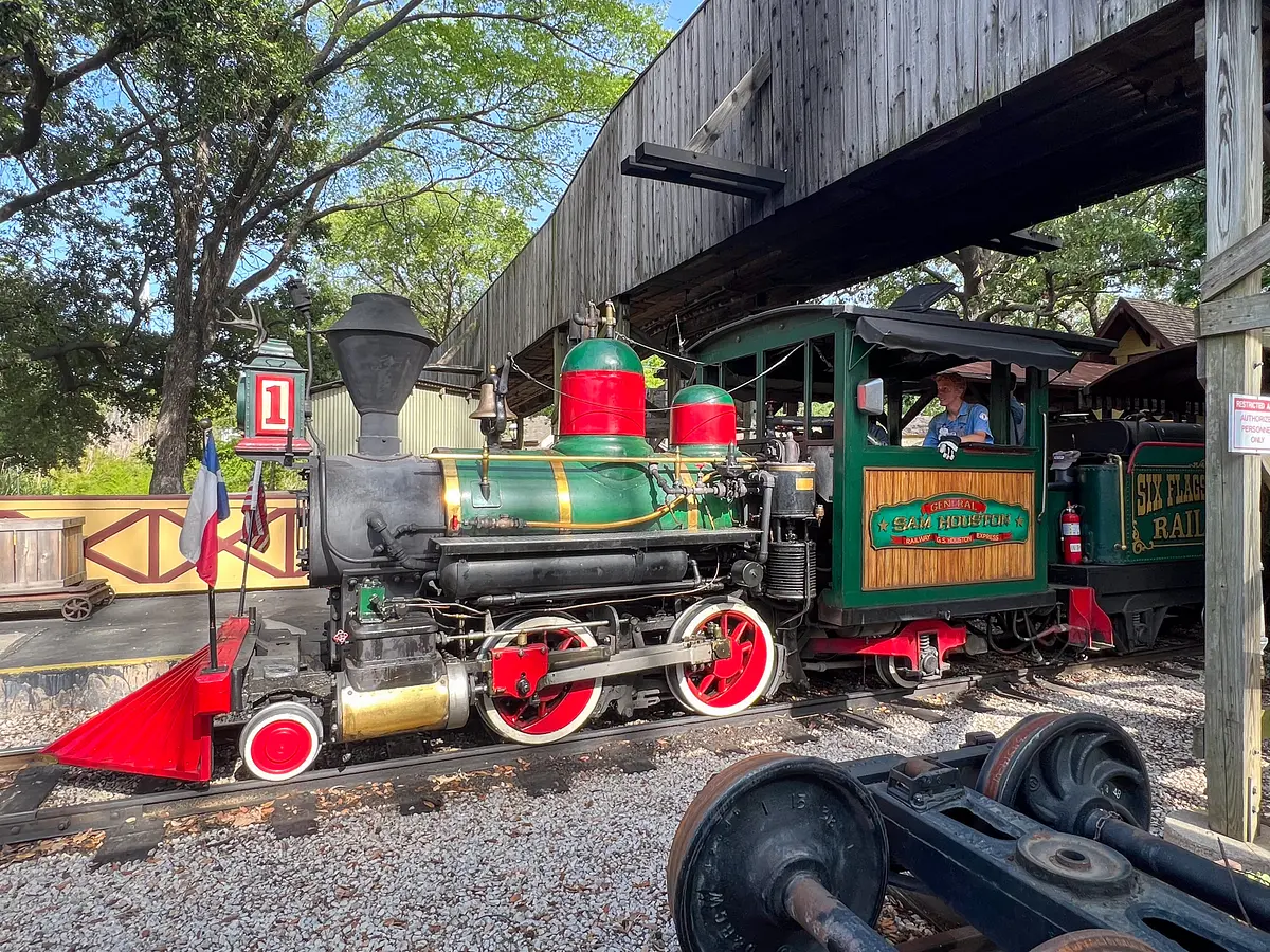 Photo of Six Flags and Texas Railroad