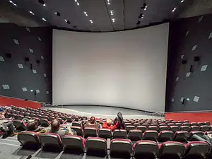 Photo of La salle Écran Géant