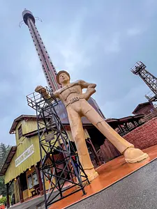 Photo of Golden Driller